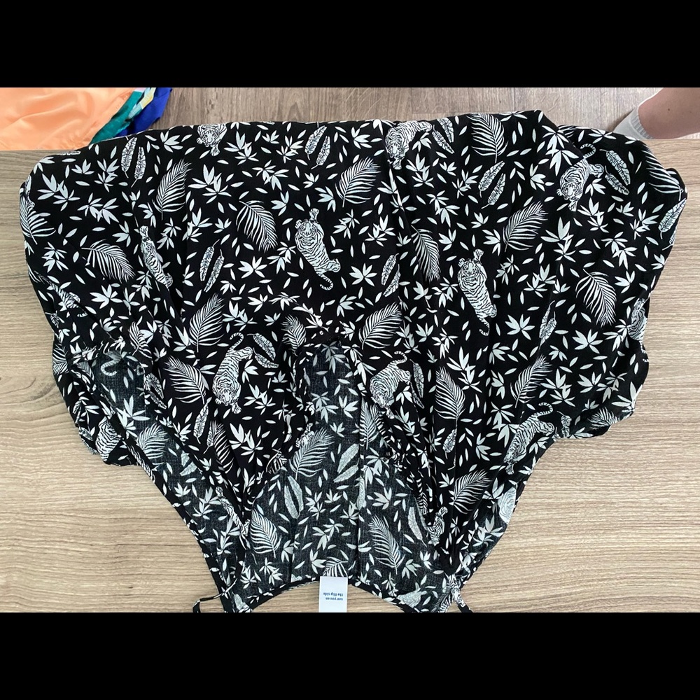 Large tank top bundle, 5 tanks